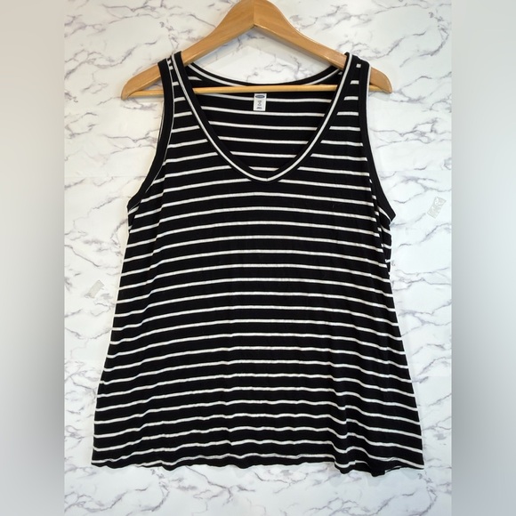 Old Navy Tops - Black and White Old Navy Luxe Jersey Knit Tank 1X Plus